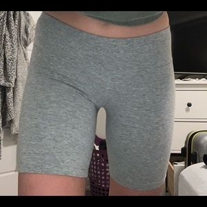 Aritzia biker shorts